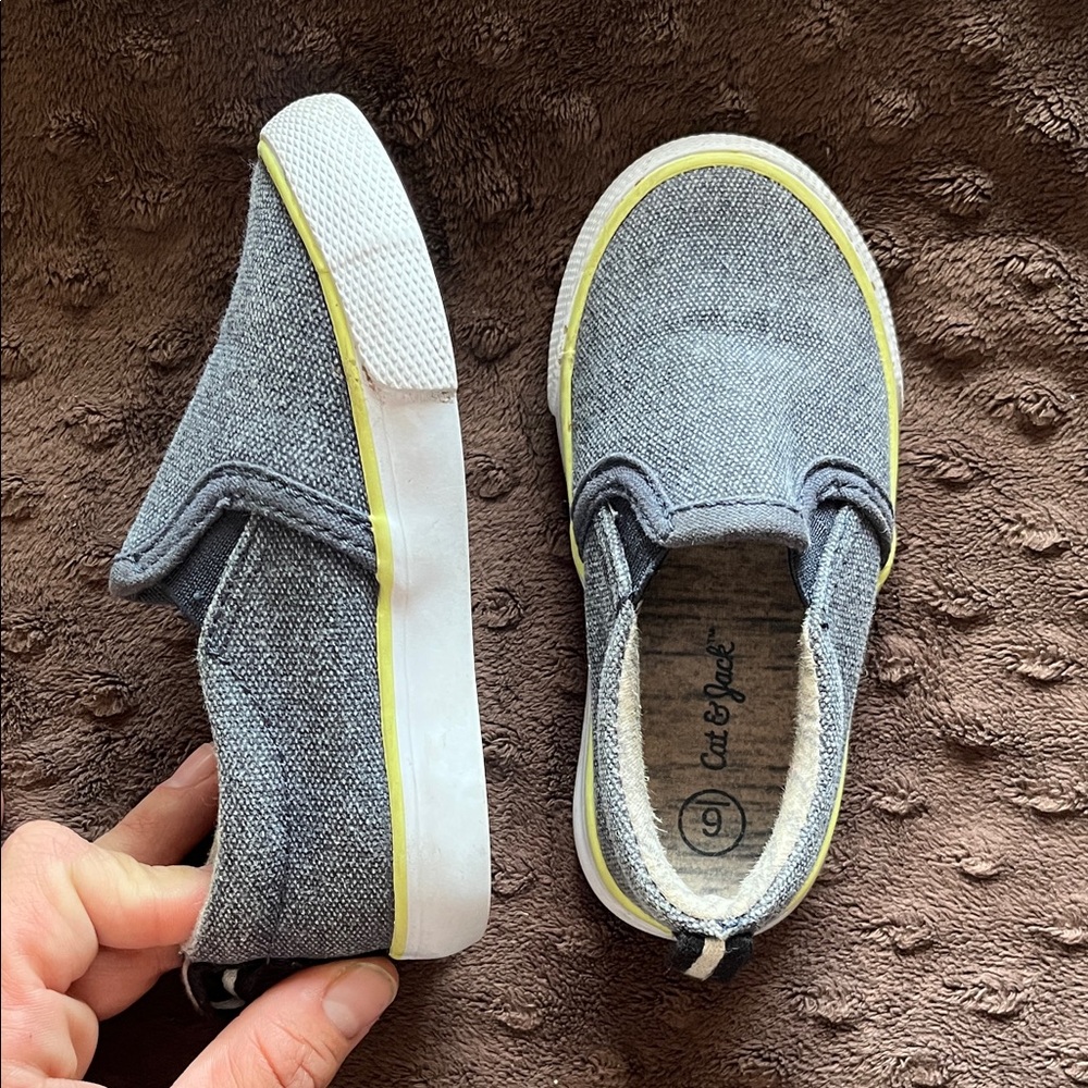 Cat & Jack Kids Gray and Yellow Slip-On Sneakers